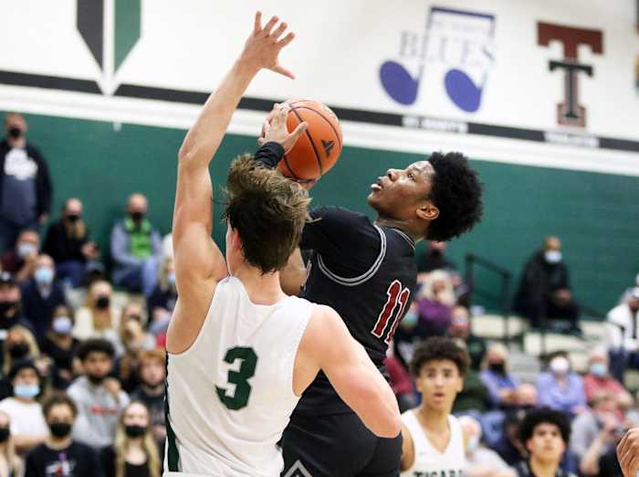Tualatin.Tigard.boys-basketball.Dan-Brood.13